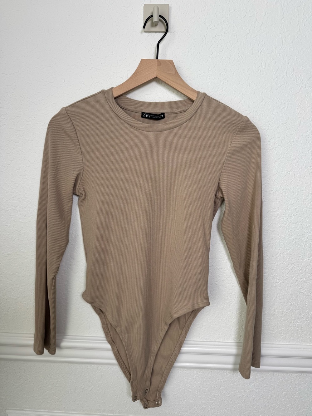 Zara Taupe Ribbed Long Sleeve Crewneck Bodysuit Size L